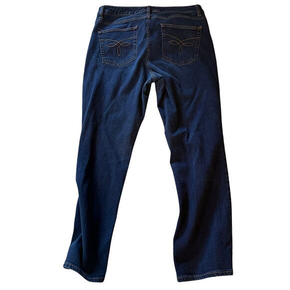 Chaps Womens' Daniella Curvy Straight Leg Slimming Fit Denim Jeans  Size 12 - Picture 2 of 8